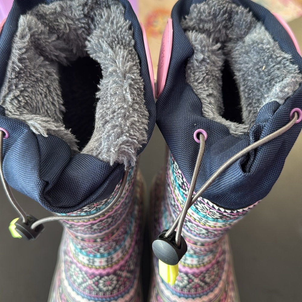 Western Chiefs Rain Snow Boots.  Fair Isle Style, youth size 3. - Picture 3 of 6